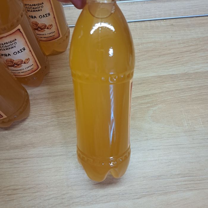 Олія волоського горіха сиродавлена