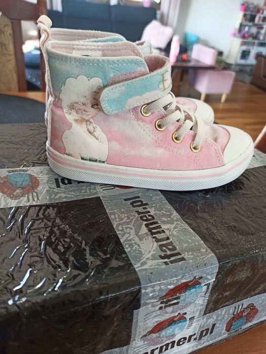 Trampki rozmiar 26