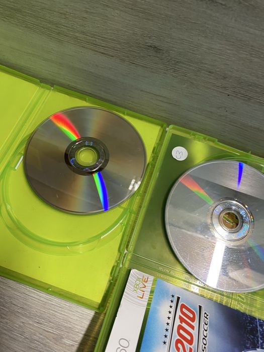 Zestaw gier wideo na xboxa oraz playstation