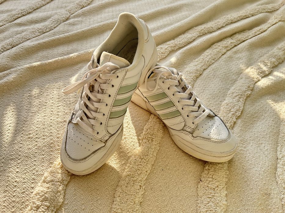 Adidas Continental 80 Stripes biale z miętowymi dodatkami
