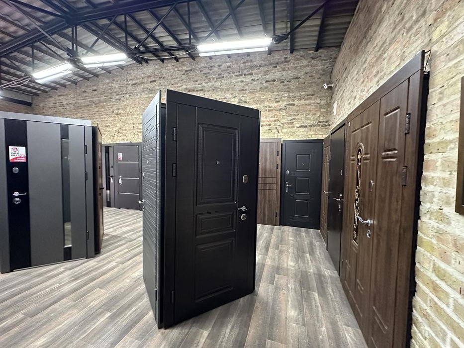 Вхідні Металеві двері у квартиру та в будинок Входные двери є доставка