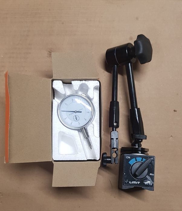 Statyw pomiarowy z czujnikiem