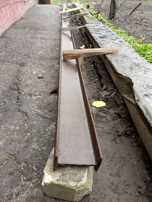 Металевий двутавр