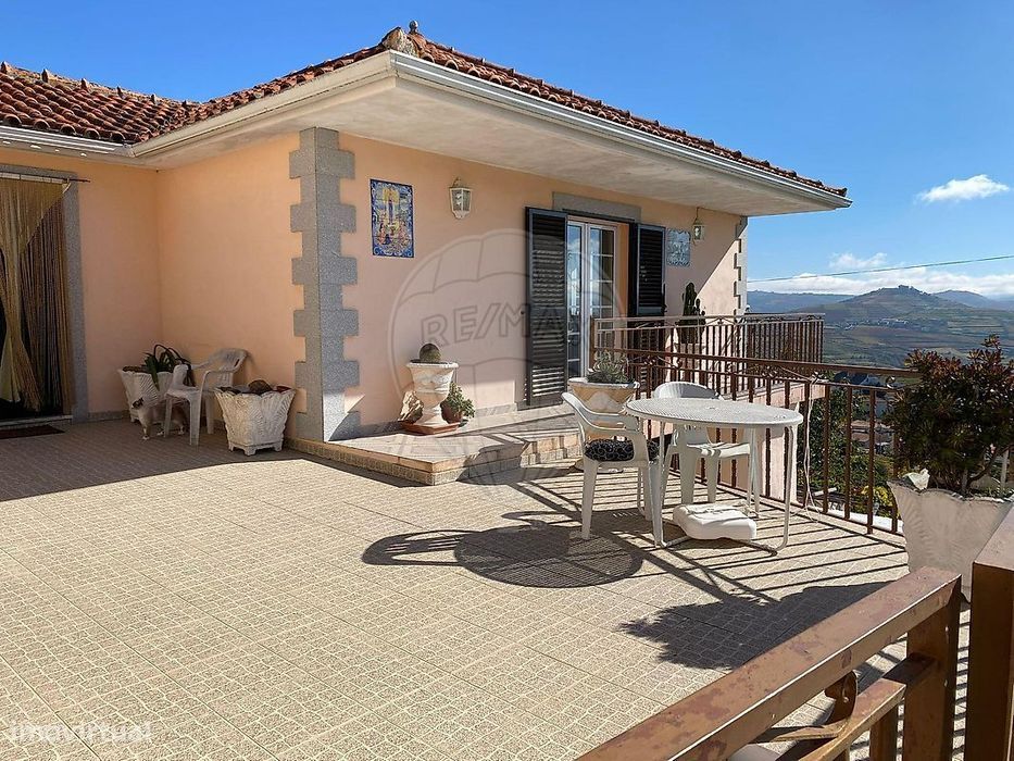 Moradia T2 para venda — Lobrigos (São Miguel E São João Baptista) E Sanhoane, Vila Real