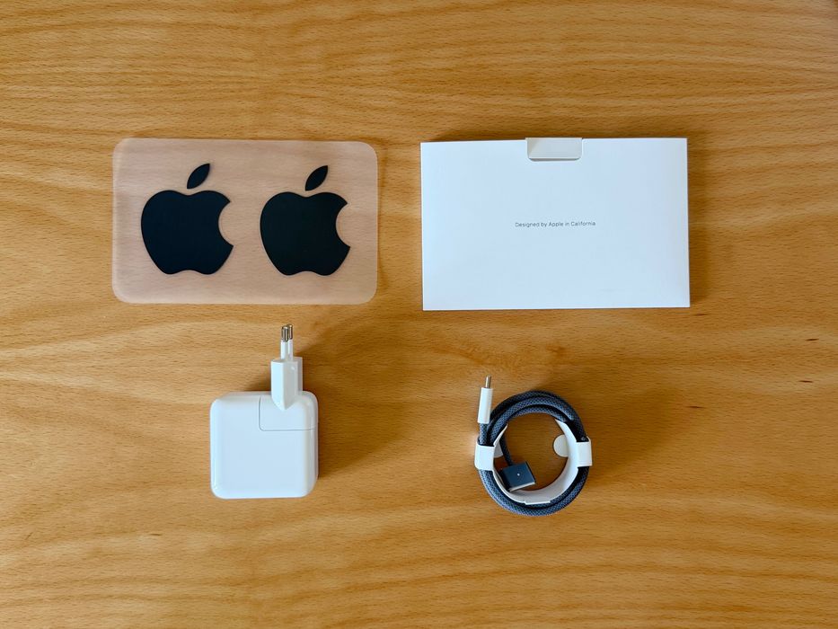 MacBook Air 13" - M2 - 8GB RAM - 256GB SSD - Midnight – Em ótimo estado