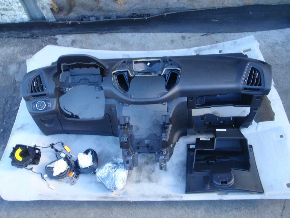 Ford B-Max deska rozdzielcza,kokpit orginał 3 poduszki plus pasy,napinacze