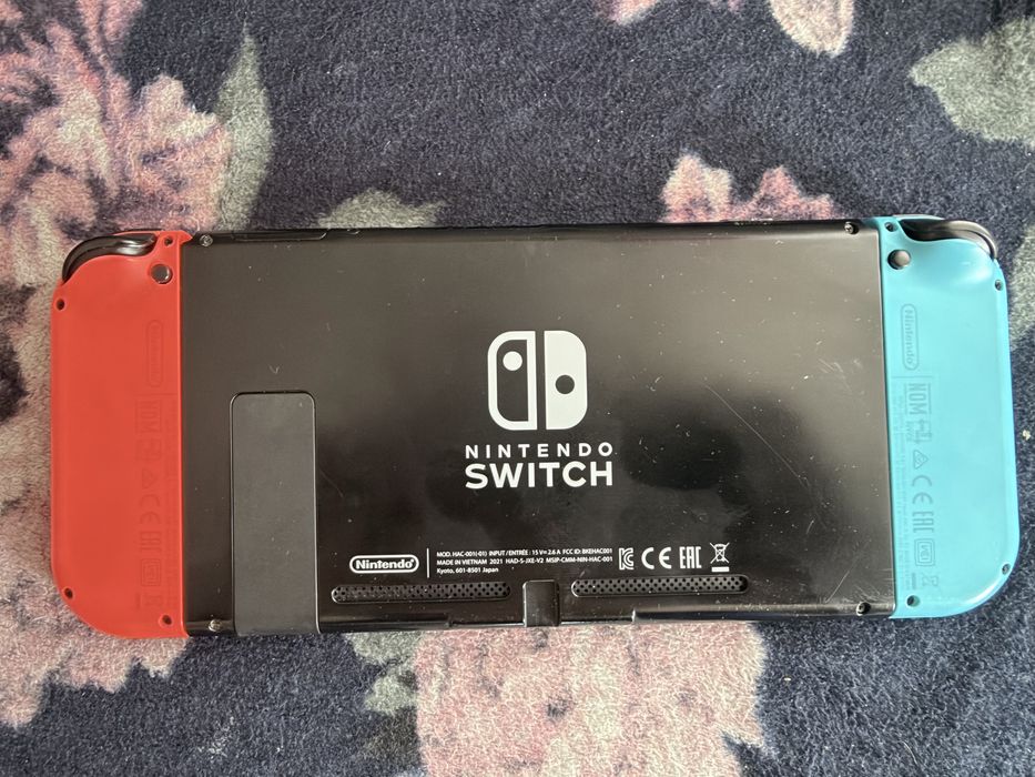 Nintendo Switch + Joy-Cony + Ładowarka | Sprawny