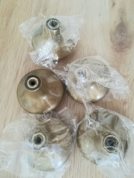 2 puxadores em latão novos