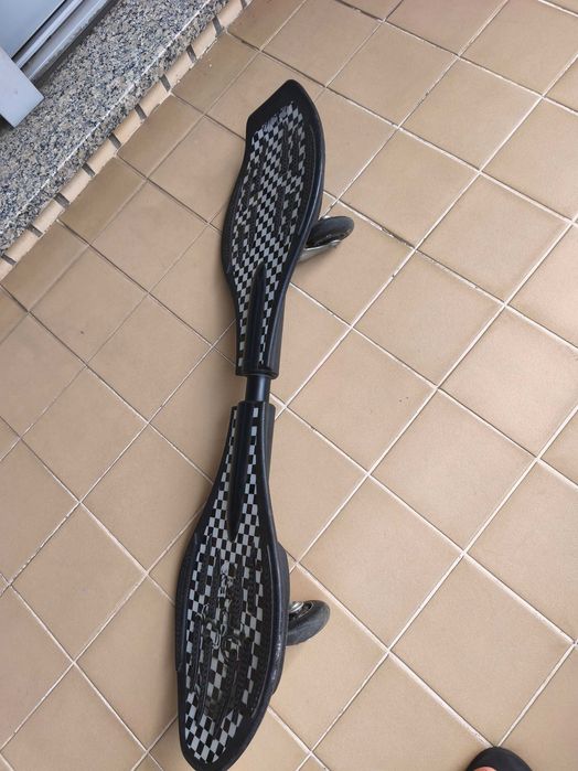 waveboard com padrão xadrez