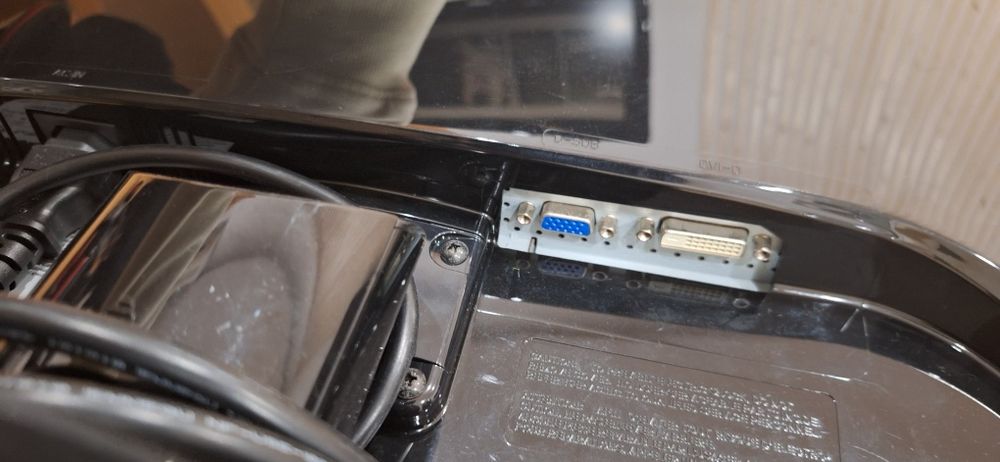 Monitor LG FLATRON 60 cm