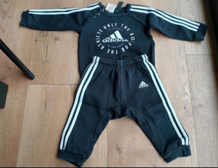 Dres Adidas, czarny, rozmiar 74