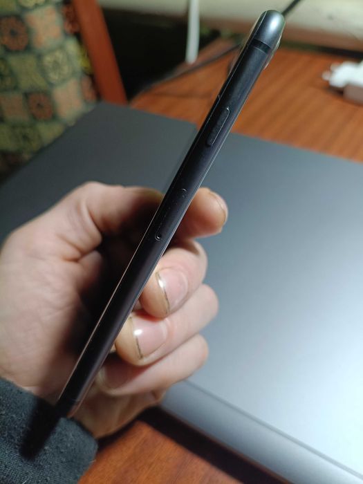 Iphone 8 64gb в хорошому стані