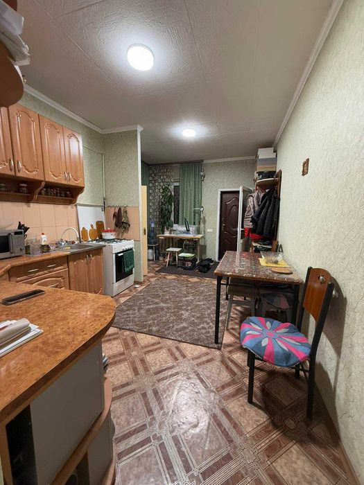 2к, Виставка ТЕМП, будинок на 6 квартир ,своя територія