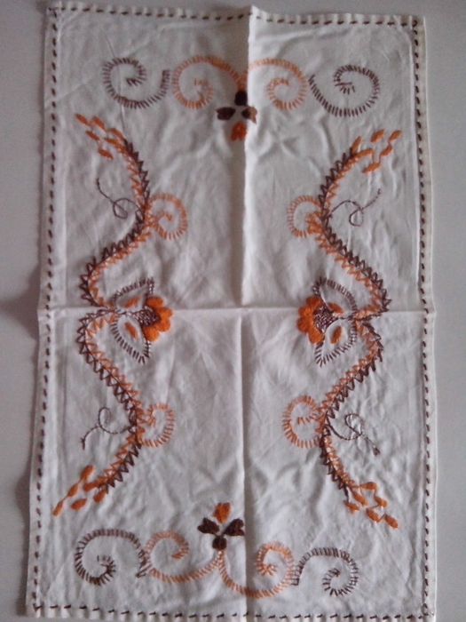 Toalha de mesa bordada à mão64738048657409123