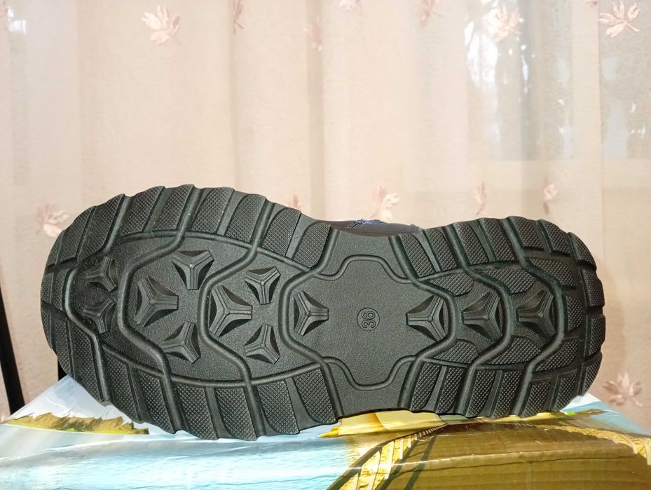 Зимові черевики для хлопчика