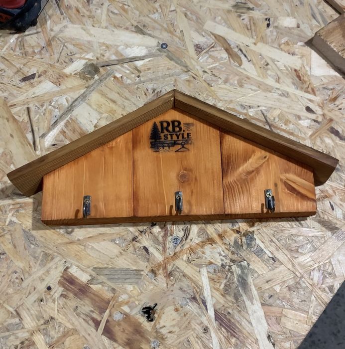 Полка ключница - Ключница домик