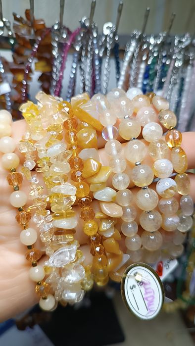 Браслет з натурального каменю.