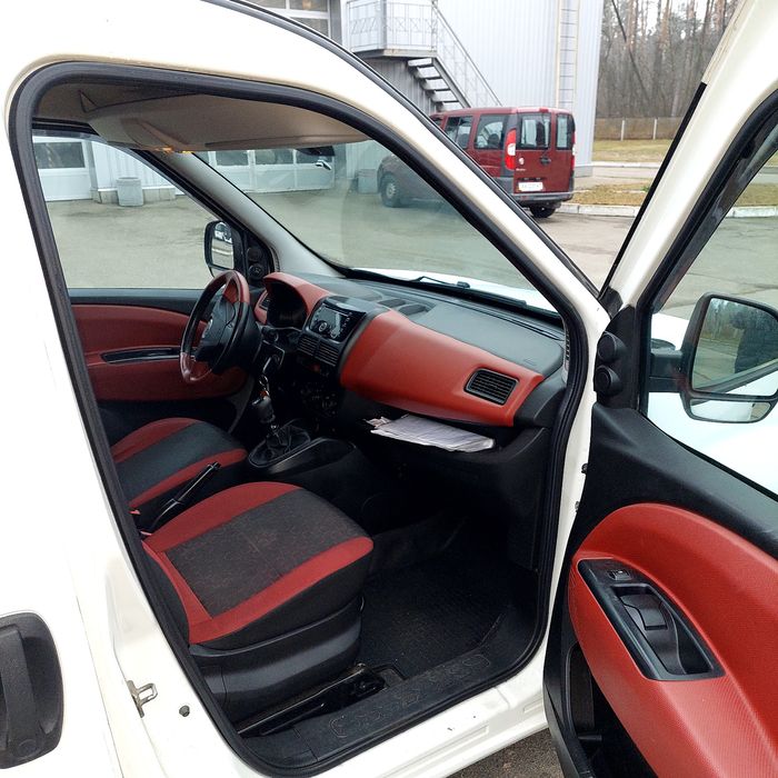 FIAT DOBLO 2011р, 1,6 дизель, 6 ступ МКПП