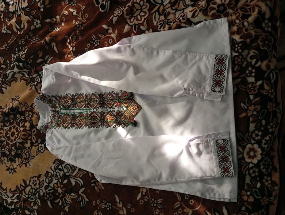 Вишиванка для хлопчика 158 см, стан нової
