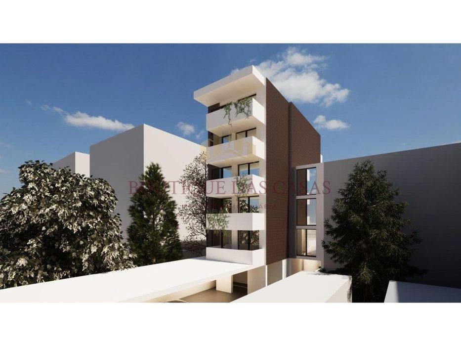 Apartamento T1 com Varanda a 600m do metro de Sto Ovídio