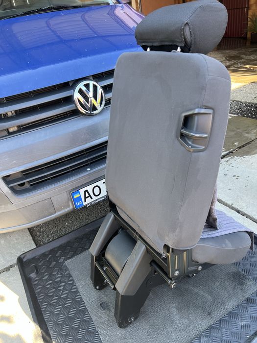 Відкидне сидіння , сідушка VW T5, Caravelle . Відкидне сиддіння середнього ряду, одиначка.