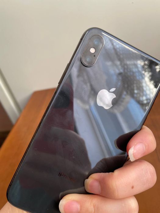 Продам iPhone X (чудовий стан)