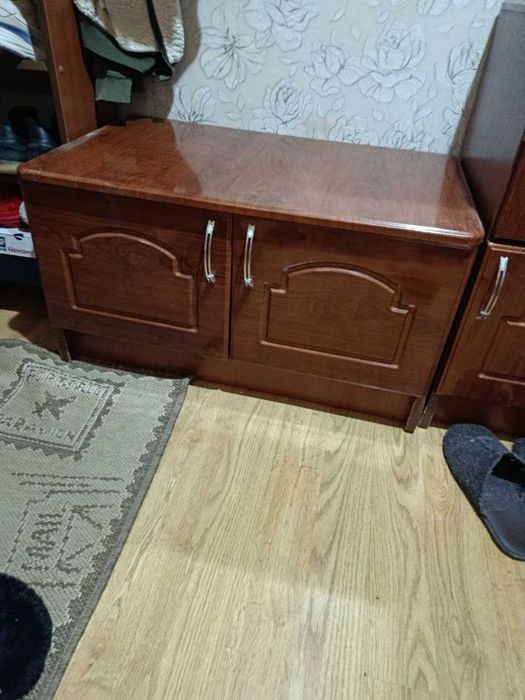 Дві Тумби в прихожу