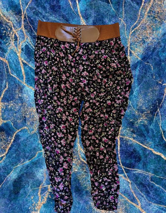 Spodnie damskie letnie cienkie. Rozmiar M/L