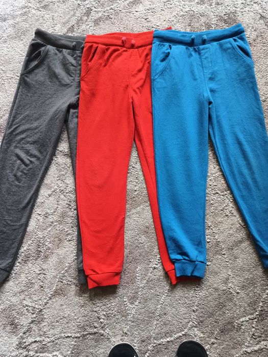 Spodnie dresowe 134