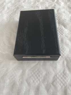 Saca-rolhas em sua caixa