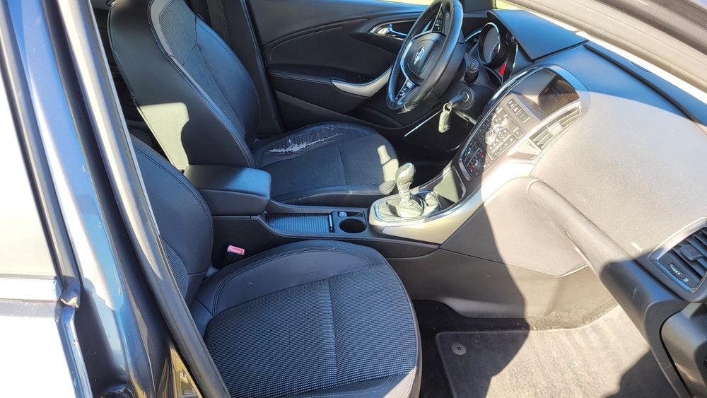 Opel Astra 1.4 rok 2011