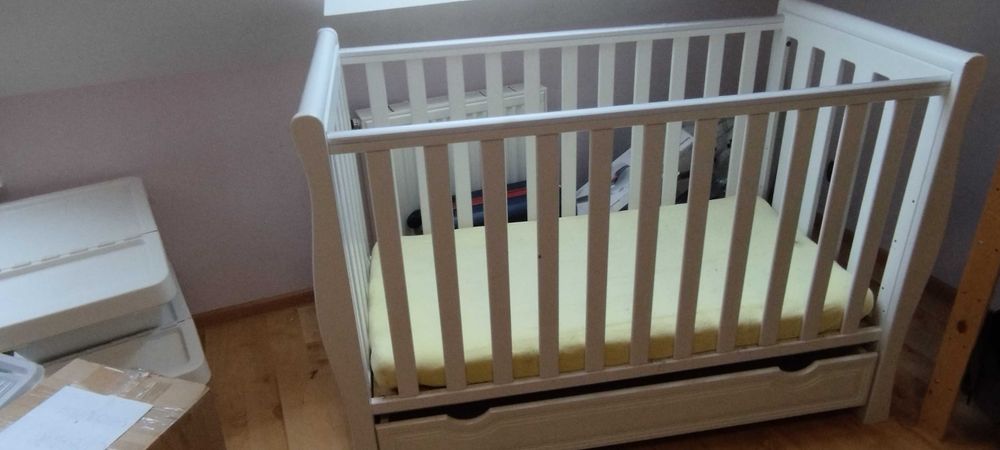 Łóżeczko drewniane dziecięce z szufladą, tapczanik MEGAN