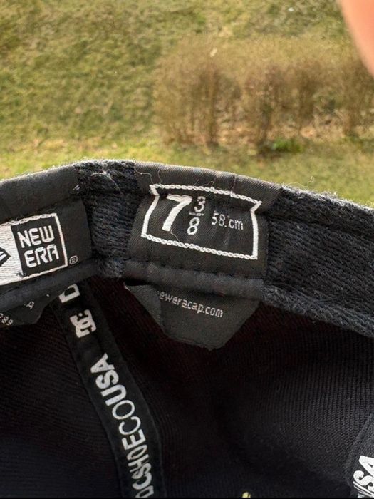 New Era x DcShoes. Czapka z daszkiem