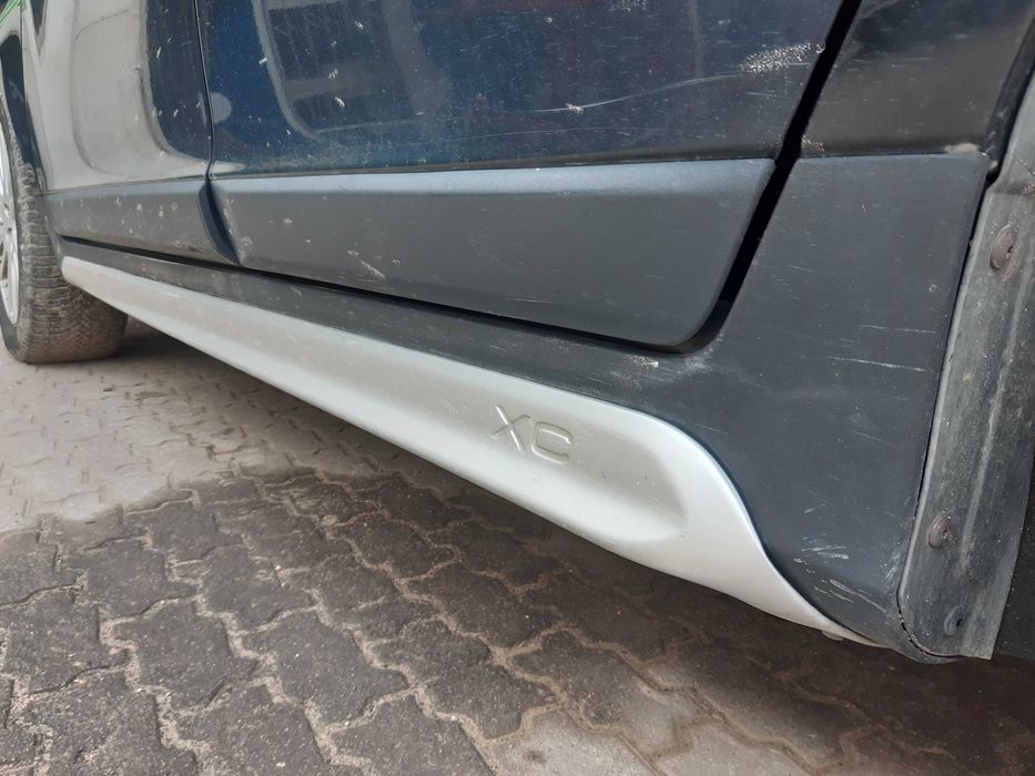 Osłony ,listwy progów Volvo XC60
