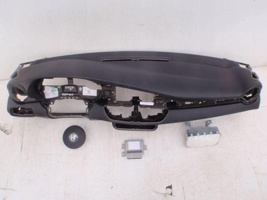 ALFA ROMEO GIULIA AIRBAG PODUSZKI PASY PAS DESKA