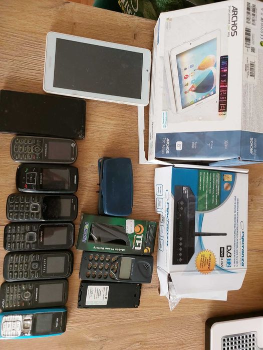 Zestaw starej elektroniki – Nokia/Samsung/Motorola  + tablet + dekoder