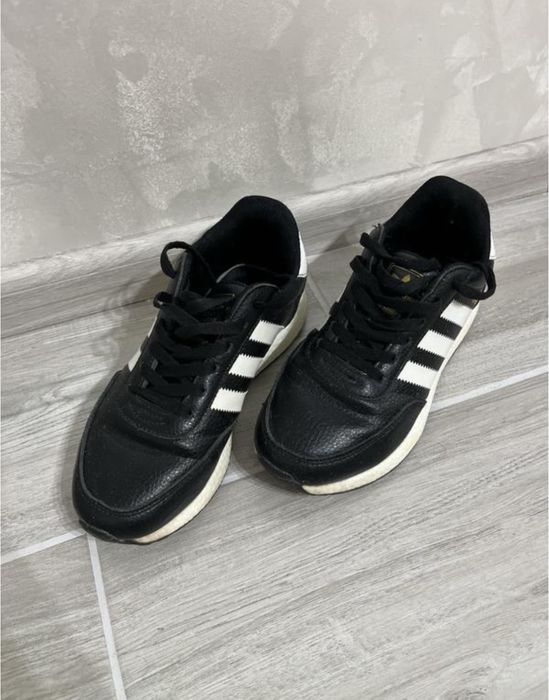 Кросівки Adidas Iniki