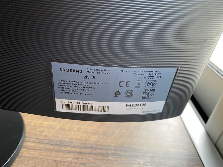 Monitor Curvo SAMSUNG C24F390FHU 24'' Full HD