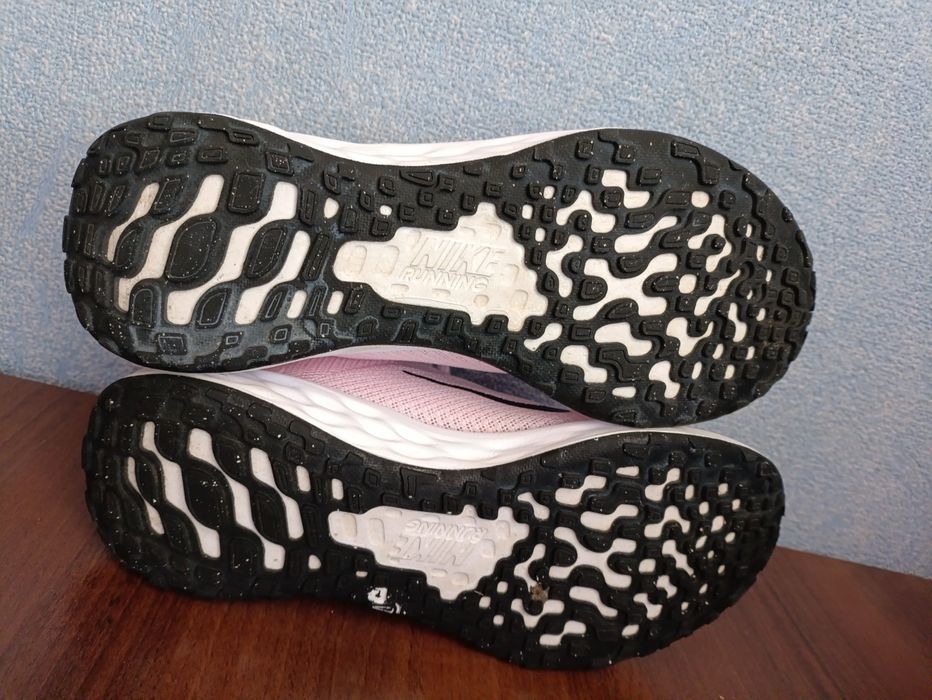 Кросівки Nike розмір 36.5