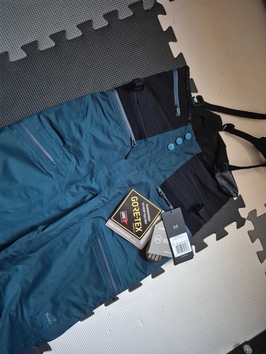 Nowe extra spodnie skiturowe membranowe hardshell Goretex Black Yak S