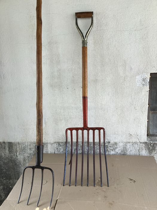 Forquilhas de calceteiro  e martelo