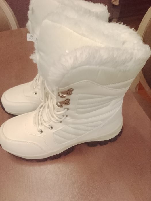 Buty damskie zimowe nieprzemakalne,nowe 38