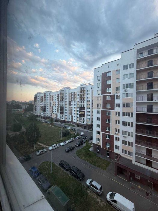 Продаж просторої однокімнатної квартири 46 м.ЖК «Сади Вишневі».