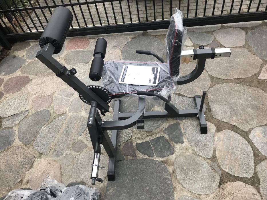 Maszyna do ćwiczeń mięśni nóg + obciażniki