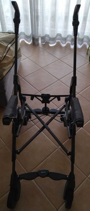 Vendo carrinho de bebe + cadeiras auto