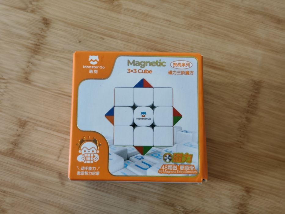Cubo Mágico 3x3 (GAN) Monster Go Magnetic (Novo)

Cubo 
Cubo Mágico 3x