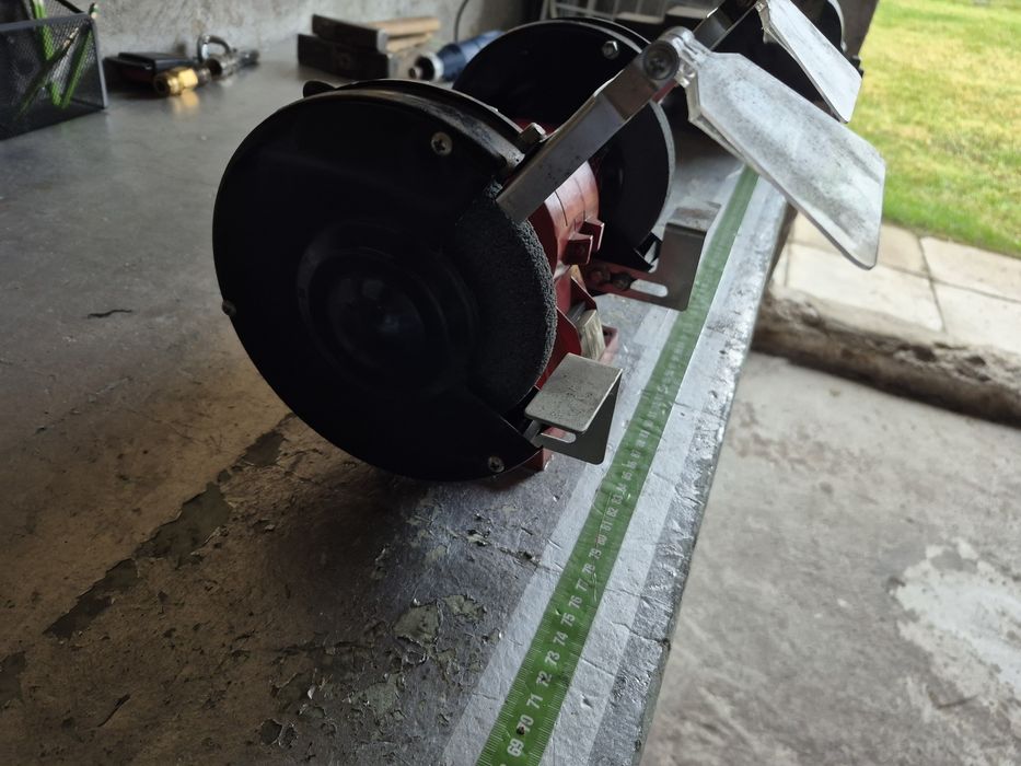 Mała szlifierka stołowa