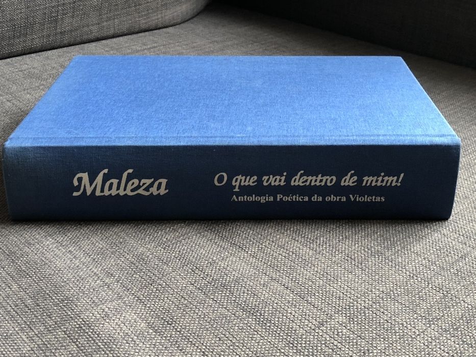 Livro de Poesia Maleza