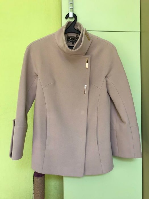 Продается женское пальто