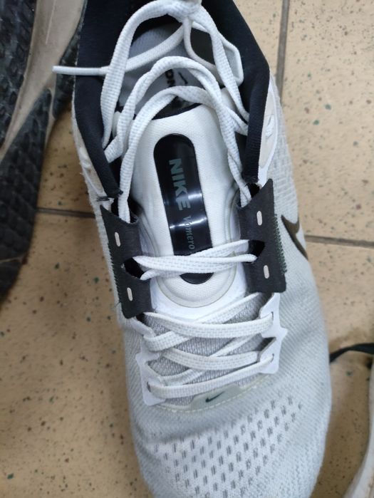 Tênis Nike Vomero 17